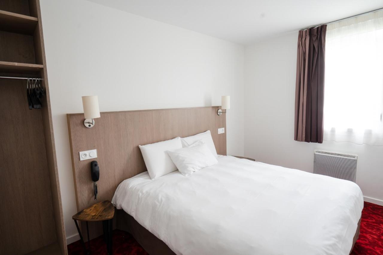 Brit Hotel Essentiel Cholet Exterior foto